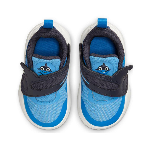 Nike Team Hustle D 11